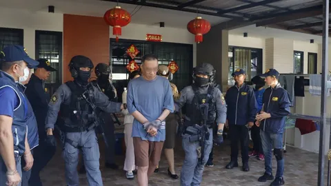 รวบบอสจีนดำหนีคดีโกง 1.5 หมื่นล้าน ตั้งแก๊งปลอมบัตรปชช. ร่วมมือตำรวจ ตม.นอกรีต