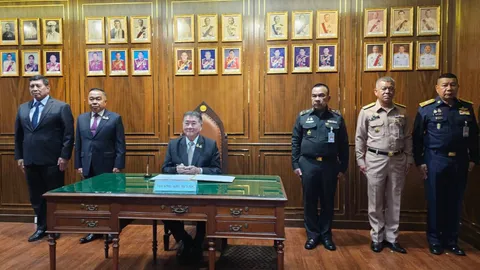 “บิ๊กอ้วน” ตรวจเยี่ยมกรมพระธรรมนูญ ชื่นชมนายทหารมืออาชีพ 