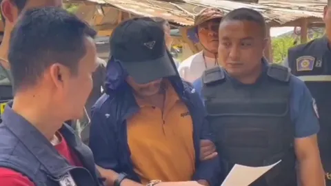 จับแล้ว พ่อเลี้ยงโหด บุกใช้ปืนจ่อยิงหัว "ลูกเลี้ยง" ดับคาบ้าน อ้างป้องกันตัว