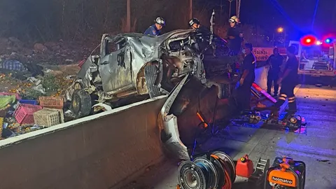 สลด กระบะส่งส้มลงเขาโค้ง 100 ศพ เบรกแตกพลิกคว่ำคนขับเสียชีวิต