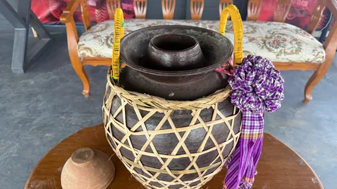 ประมูล "ไหปลาแดก" ทุบสถิติแพงสุด 1 แสน นำรายได้ช่วยผู้ป่วยติดเตียง