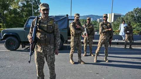 ช็อก กลุ่มติดอาวุธโจมตีรถไฟในปากีสถาน จับผู้โดยสารเป็นตัวประกัน