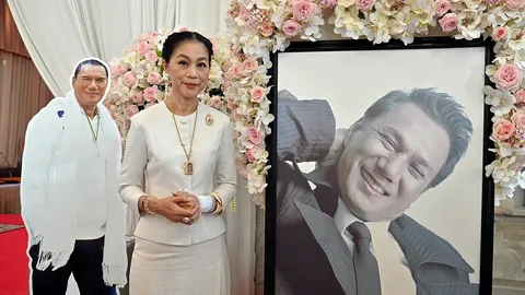 “ดวงเดือน” จัดงานรำลึกครบรอบ 3 ปี พระเอกตลอดกาล “สรพงศ์ ชาตรี” เชื่อ “สามี” ยังอยู่ข้างๆ