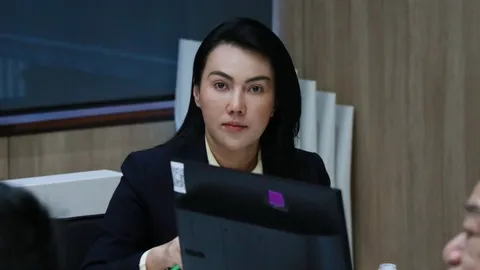 “บิ๊กป้อม” สั่งปลด “กาญจนา จังหวะ” พ้นรองเลขาฯ พปชร. หลังร่วมทำบุญกล้าธรรม