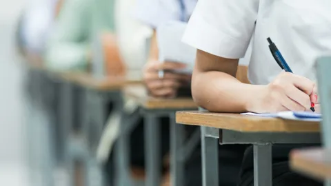 ปลื้มผลคะแนนโอเน็ตนักเรียนขยับขึ้น เสมา 1 ค้านคัดเด็กเก่งมาสอบ