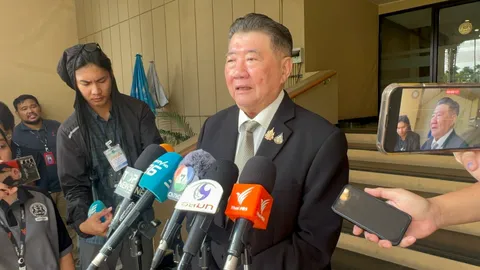 “ภูมิธรรม” ปัดยื่นตีความเรื่องความซื่อสัตย์ เพราะเตรียมปรับ ครม. ยันต้องรอบคอบ