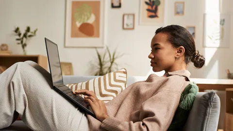 รวมงานรายได้ดี ตอบโจทย์ชาวอินโทรเวิร์ต จุดประกายฝัน ชวนค้นพบเส้นทางอาชีพที่ใช่