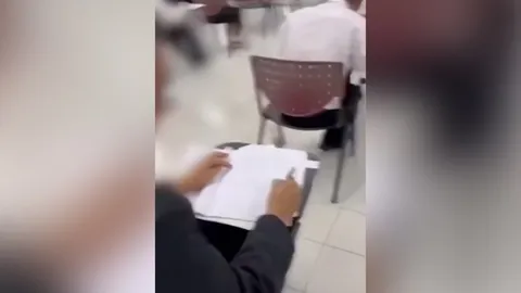 "พ.ต.อ." แจงปมพกเอกสาร เข้าห้องสอบตุลาการ 