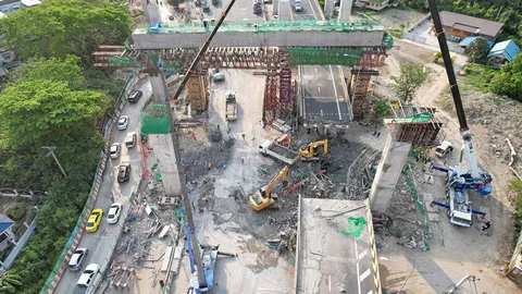 เปิดใช้ด่าน "ดาวคะนอง" ซ่อม 24 ชั่วโมง ทางด่วนขาออกที่เสียหาย