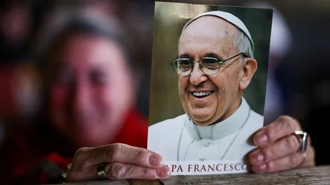 วาติกันเผย โป๊ปฟรานซิสดีขึ้นต่อเนื่อง ไม่ต้องใช้เครื่องช่วยหายใจแล้ว