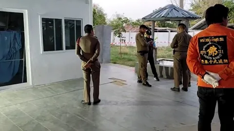 ตร. ตั้งปมเสียชีวิตของ "ฝรั่งคลั่ง" 2 ประเด็น หลังพบบาดแผล-อาวุธมีดถูกทับใต้ศพ