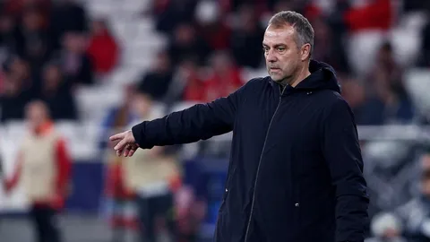 แดงเดือดนอกสนาม "ลิเวอร์พูล" เปิดศึก "แมนยูฯ" ล่าสตาร์ดัง "บาร์เซโลนา" แถมมีอีก 1 ทีมโดดร่วมวงล่า