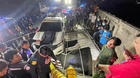 ช่างไฟซิ่งชนท่อ พลาดตกบ่อบําบัด ดมแก๊สไข่เน่า จมนํ้าตายสลด