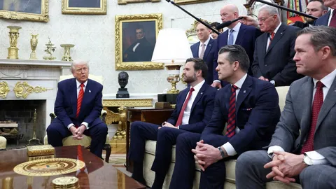 จนท.ระดับสูงของทรัมป์ผิดพลาดร้ายแรง ดึงนักข่าวเข้ากลุ่มแชตลับเผยแผนโจมตีเยเมนหมดเปลือก