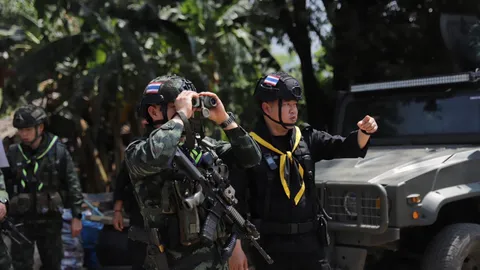 รบดุเดือดติดชายแดนตาก กะเหรี่ยง KNLA บุกโจมตีทหารเมียนมา ตอบโต้หลังถูกทิ้งบอมบ์ถล่ม