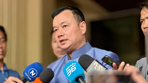 “สรวงศ์” ยันแชตหลุดซื้อตัว สส.ปชน. ไม่ใช่ พท. - จวกสื่อปล่อยข่าวปรับ ครม.