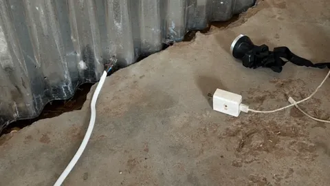 อุทาหรณ์ หนุ่มต่อไฟสายตรงชาร์จ "มือถือ" พลาดถูกไฟช็อตเสียชีวิต