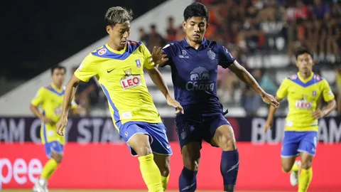 "บิสโซลี" ตะบันไกลอย่างสวย "บุรีรัมย์ฯ" เปิดบ้านทุบ "บีจี ปทุมฯ" 3-1 "Shopee Cup" 2024-25