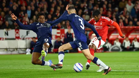 ผลบอล แมนยู หมดสภาพ บุกพ่าย ฟอเรสต์ จมอันดับ 13 พรีเมียร์ลีก