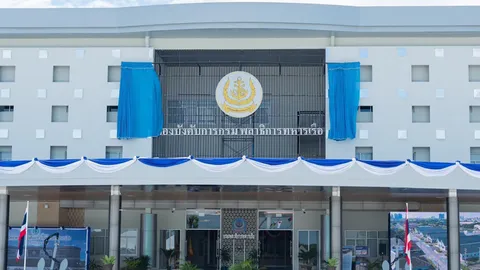 ผบ.ทร.สั่งเช็กโครงสร้างตึก บก.พลาธิการทหารเรือ ผู้รับเหมารายเดียวกับตึกถล่ม