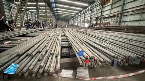 ลงพื้นที่บริษัทเหล็กใช้สร้างตึก สตง. ขอบิลค่าไฟ-ตัดตัวอย่างเหล็กโดนอายัดตรวจสอบ