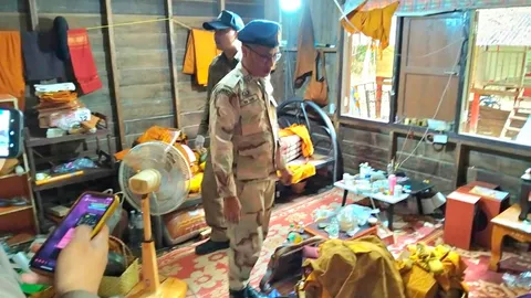 จับสึกพระ 2 รูป หลังค้นกุฏิเจออุปกรณ์เสพยา อวัยวะเพศปลอม