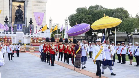 ในหลวง-พระราชินี เสด็จฯไปในการพระราชพิธี วันมหาจักรีบรมราชวงศ์
