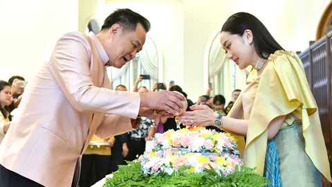 นายกฯ สักการะสิ่งศักดิ์สิทธิ์ทำเนียบฯ ขอมีแต่สิ่งดีๆ อวยพร รมต.-ขรก. มีความสุข