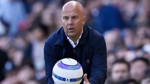 "สล็อต" ว่าไง อดีตแข้งดัง ยุ "แมนยูฯ" พ่วงอีก 1 ทีมร่วมลีก คว้าตัวแข้ง "ลิเวอร์พูล" ไปร่วมทีม