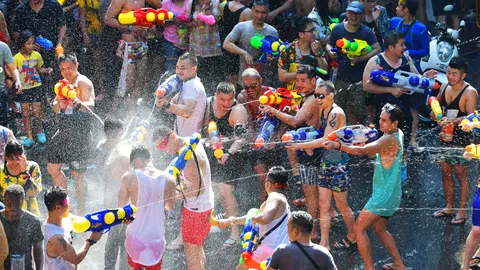 6 จุดเล่นน้ำสงกรานต์ยอดนิยมในกรุงเทพฯ จากความเห็นชาวโซเชียล