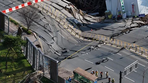 ไซต์งานรถไฟใต้ดิน ยุบตัวใกล้กรุงโซล ทางการสั่งอพยพ