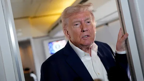 รบ.ทรัมป์ยกเว้นเก็บภาษีนำเข้า สมาร์ทโฟน-คอมพิวเตอร์ หวั่นราคาพุ่ง