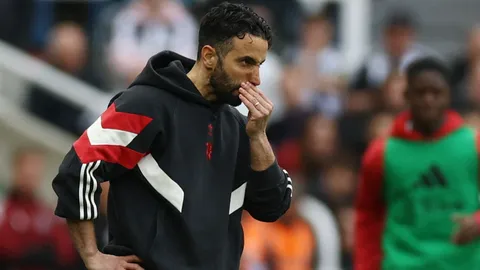 อโมริมสะดุ้ง เปิดตัวเต็งล่าสุด "กุนซือพรีเมียร์ลีก" โดนปลด หลังผลงานนัดที่ 32 ยังไม่ฟื้น