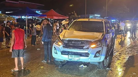 รุมสกรัมยับ ชนคนเล่นน้ำ เมาสงกรานต์ ขยี้เจ็บกว่า 20 เจอข้อหาอ่วม