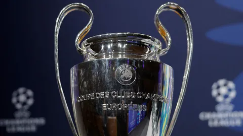 2 ทีมใหญ่ร่วง "ซูเปอร์คอม" ฟันธงทีมเข้ารอบ-ตกรอบ จากโปรแกรม UCL รอบ 8 ทีม 2 คู่สุดท้าย