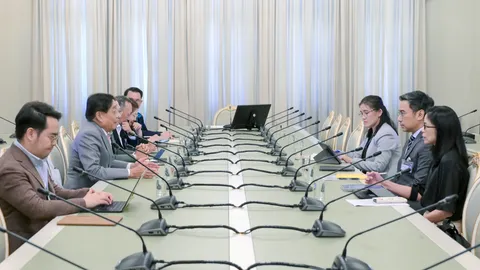 “พิชัย” ถก ธปท. หาทางช่วยผู้ส่งออก ปมกำแพงภาษีสหรัฐฯ อาจส่งสินค้าไปประเทศอาเซียนก่อน