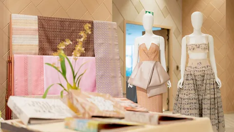 มหาดไทยเดินหน้าอนุรักษ์ภูมิปัญญาผ้าไทยสู่สากล