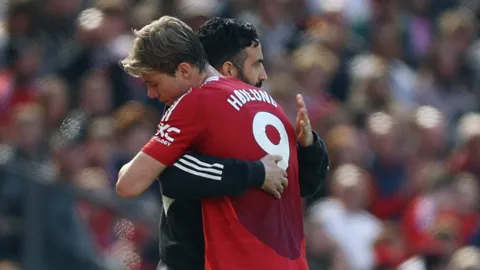 เกิดกับอโมริม "แมนยูฯ" ทำ 2 สิ่งน่าอาย หลังแพ้วูล์ฟสคาบ้าน ยังจมที่ 14 พรีเมียร์ลีก