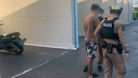 "เมียหลวง" อุ้มท้อง 7 เดือน กระทืบเมียน้อยดับ หลังตามเจออยู่กับผัวในรีสอร์ต