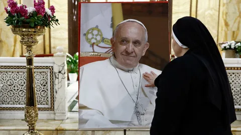 วาติกันเผย โป๊ปฟรานซิสสิ้นพระชนม์จากอาการสโตรกและหัวใจล้มเหลว