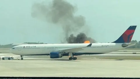 อีกแล้ว เครื่องบินเดลต้าไฟไหม้ จนต้องเร่งอพยพผู้โดยสารลงจากเครื่อง (คลิป)