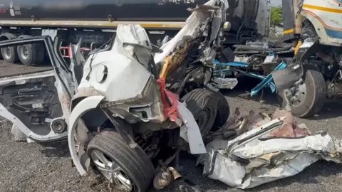 เปิดรายชื่อผู้เสียชีวิต อุบัติเหตุรถบรรทุกชน SUV บนถนนมอเตอร์เวย์ ดับ 8 ศพ