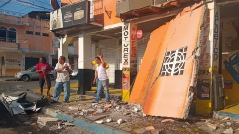 แผ่นดินไหว 6.3 เขย่าเอกวาดอร์ บาดเจ็บ 20 ราย บ้านพัง 60 หลัง ปชช.วิ่งหนีตายอลหม่าน