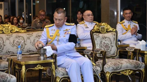 ผบ.ตร. ประธานพระราชทานน้ำหลวงอาบศพ "6 ตำรวจกล้า" จัดพิธีอย่างสมเกียรติ