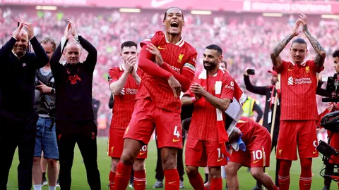 เขียนประวัติศาสตร์อีกครั้ง "ลิเวอร์พูล" คว้าแชมป์พรีเมียร์ลีก เร็วสุดติดอันดับตลอดกาล