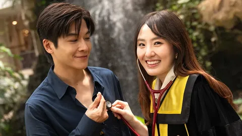 มาร์ช ร่วมยินดีแฟนสาว หมอเยลลี่ รับวุฒิบัตร พร้อมเป็นตัวอย่างคนไข้ที่ดีเชื่อฟังหมอ