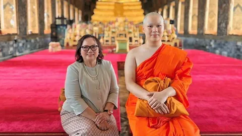 "รักยืนยง"