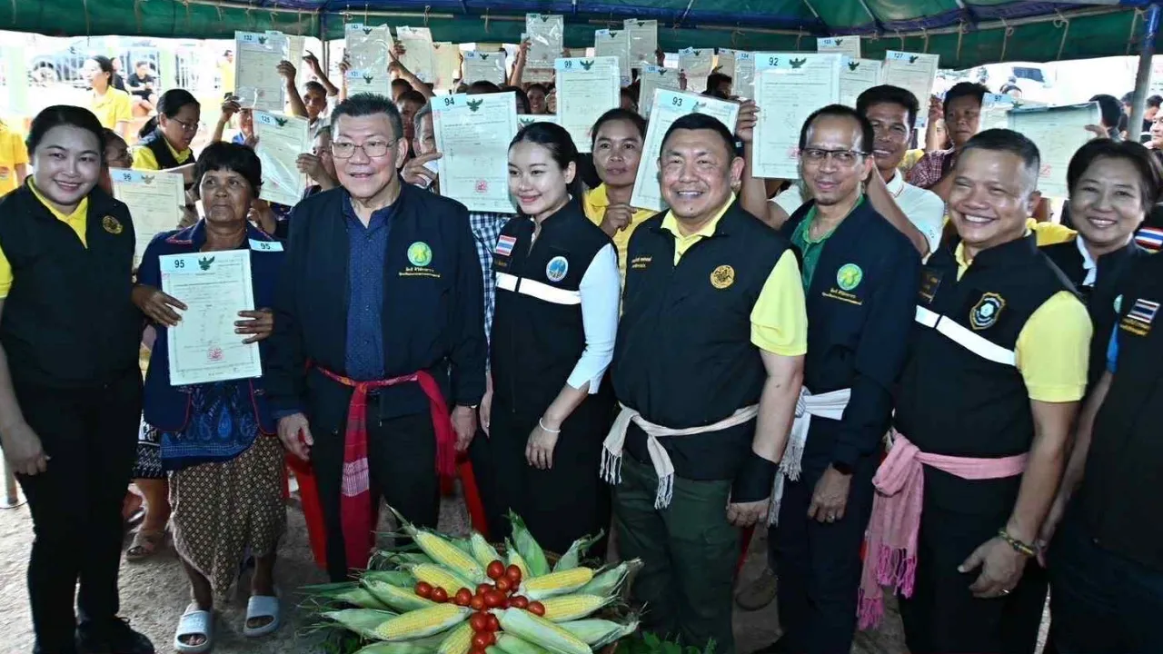 รมช.เกษตรฯ ลงพื้นที่ จ.สกลนคร ลุยช่วยเกษตรกรเต็มสูบ