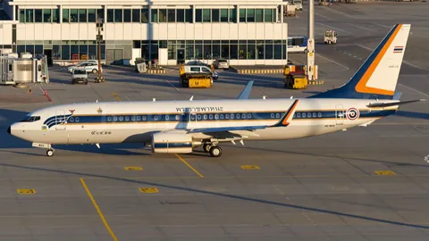 เครื่องบินพระราชพาหนะ BOEING 737-800