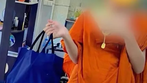 สามเณรรับถ่ายรูปเปลือยอก ปัดตอกเสาเข็มจนกุฏิสั่น สำนักพุทธฯ สั่งสอบ